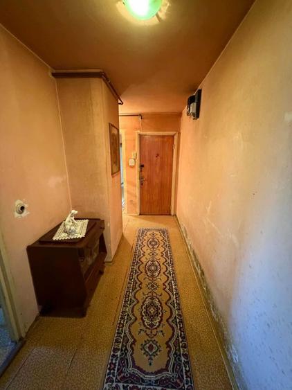 Apartament cu 3 camere decomandat în Exterior Vest