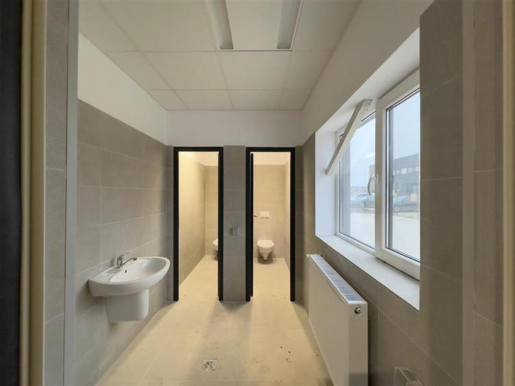 Spațiu industrial, de 587 mp, în Exterior Vest