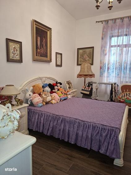 Casă cu 4 camere în Central