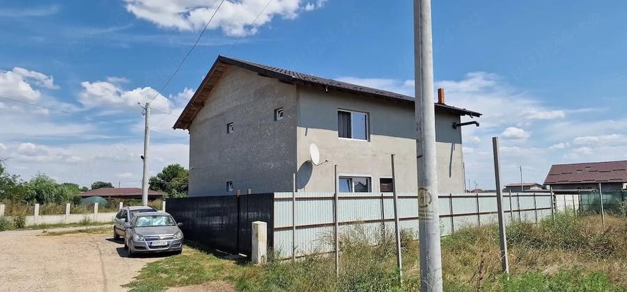 Casă cu Teren 389 Mp în Dascălu