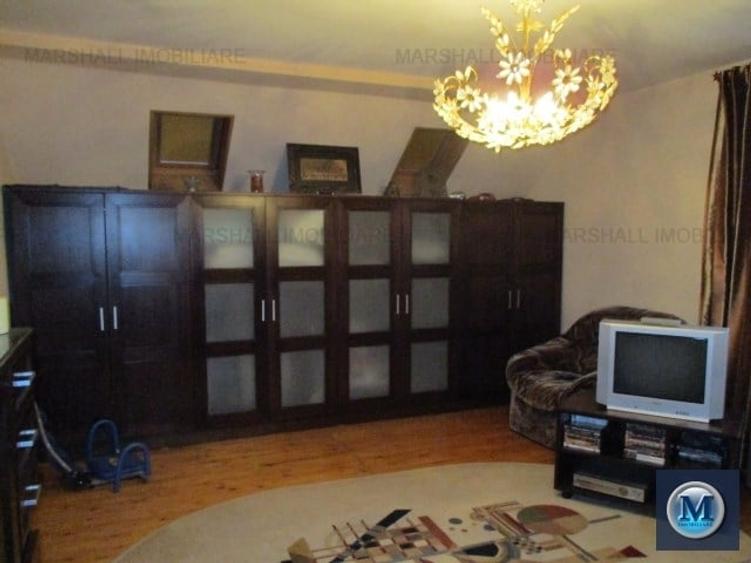 Casă cu 7 camere cu Canalizare în Central