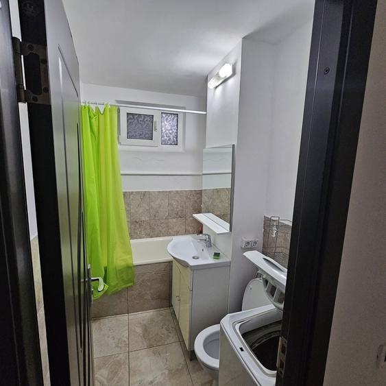 Garsonieră decomandată în Văleni