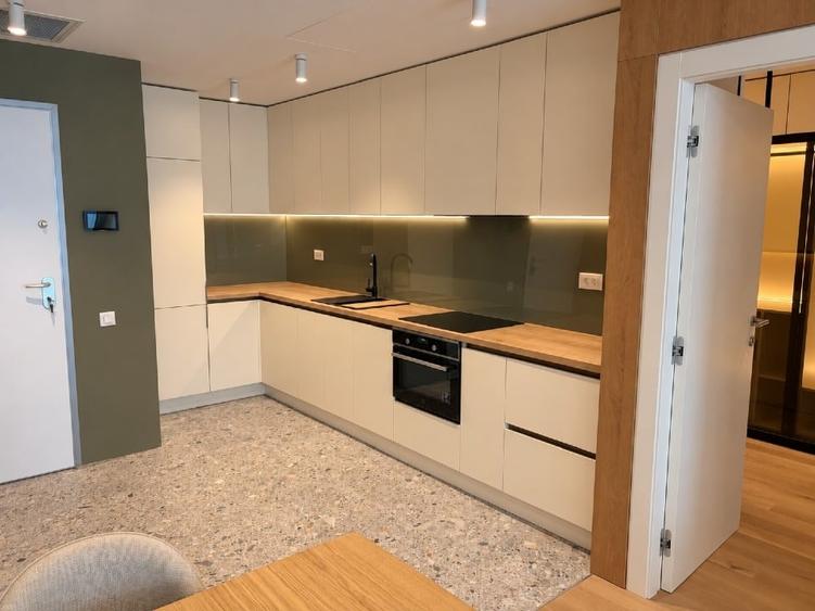 Apartament cu 2 camere semidecomandat, mobilat în Aviației