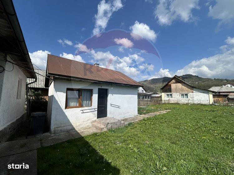 Casă cu 3 camere cu Teren 590 Mp în Bârsana