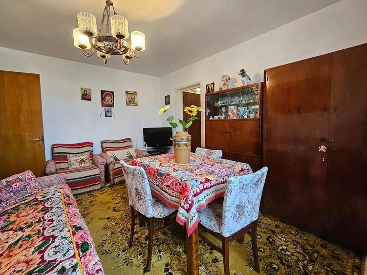 Apartament cu 2 camere semidecomandat în Negru Vodă