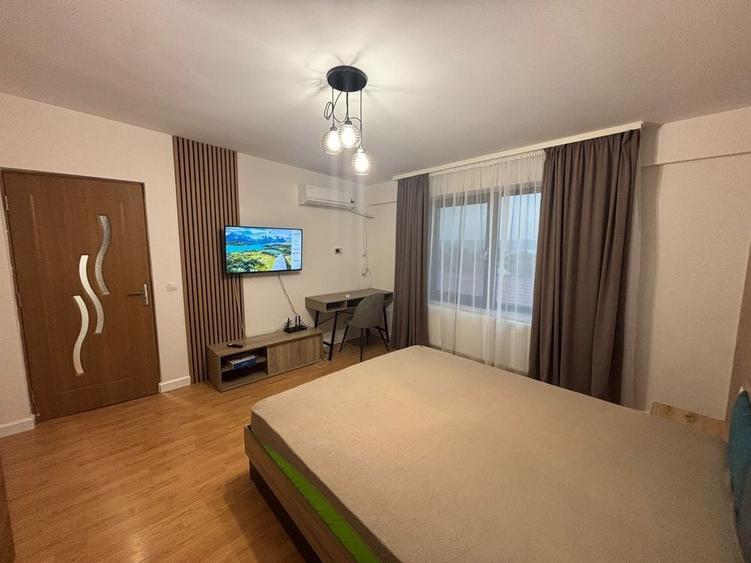 Garsonieră decomandată în Valea Adâncă