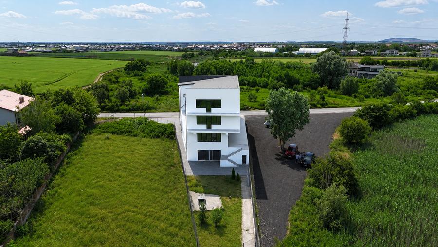 Spațiu comercial, de 1,320 mp, în Berceni