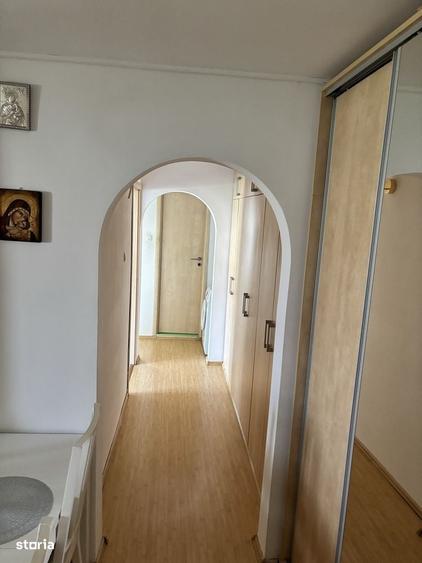 Apartament cu 3 camere decomandat în Băneasa