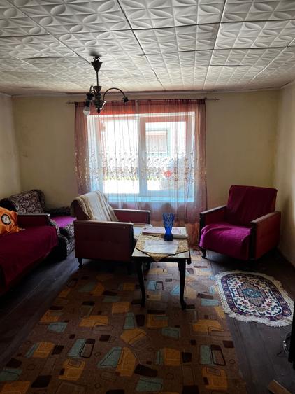 Casă cu 3 camere în Sasca Montană
