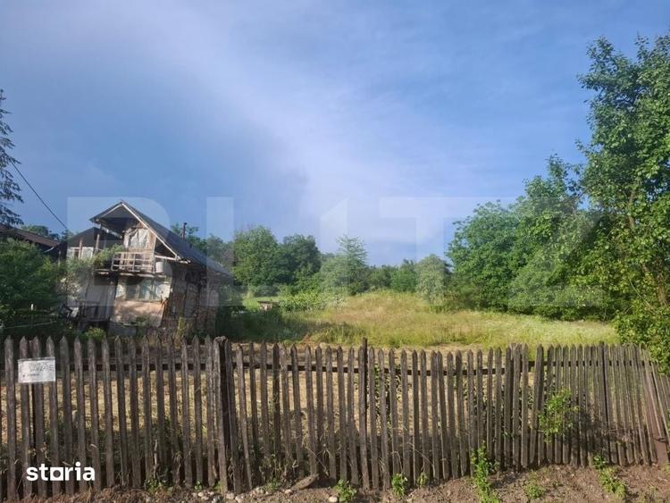 Teren de 1532 mp, în Glod