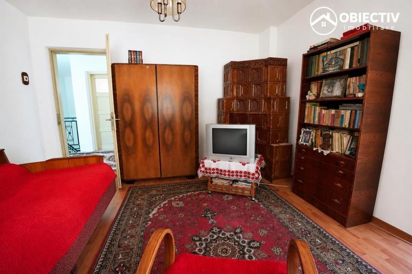Casă individuală cu 5 camere cu Teren 2674 Mp în Poiana Teiului