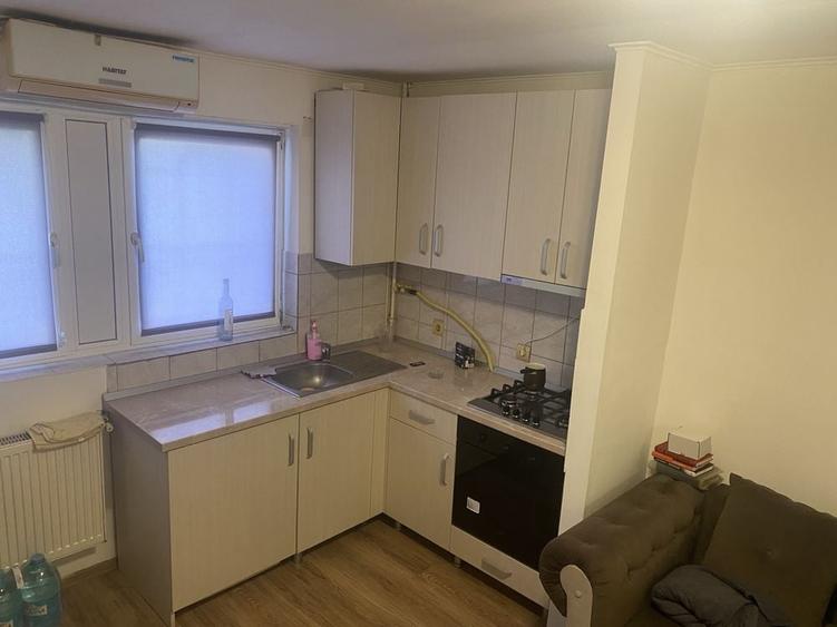Apartament cu 3 camere decomandat în Sud