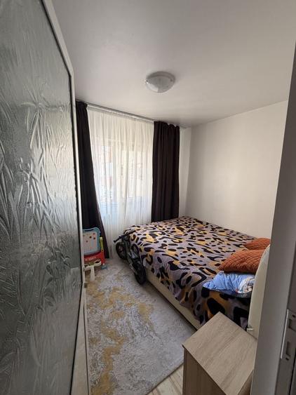 Apartament cu 3 camere decomandat în Sud