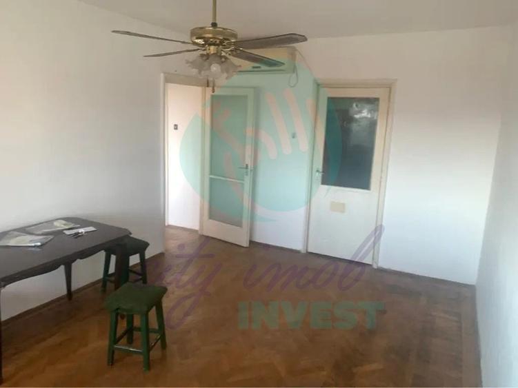 Apartament cu 2 camere semidecomandat în Grivița