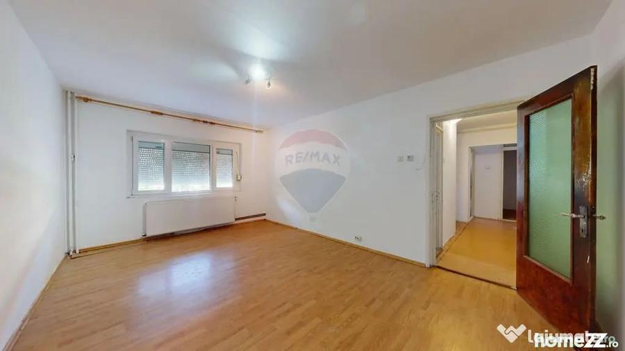 Apartament cu 2 camere decomandat în Noua
