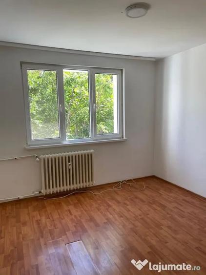 Apartament cu 2 camere decomandat în Baba Novac