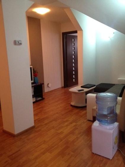 Apartament cu 3 camere semidecomandat în Zorilor