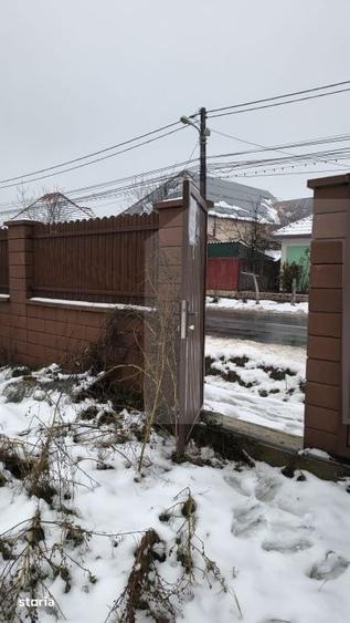 Teren de 851 mp, în Plopi