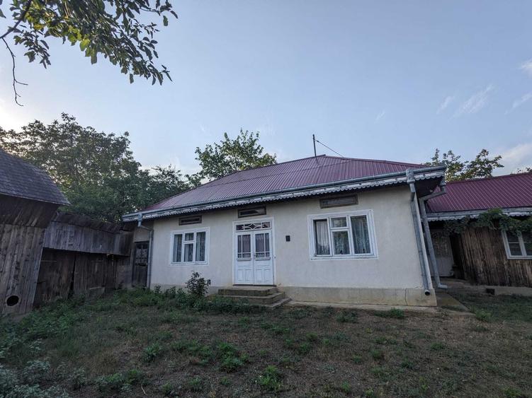 Casă cu 3 camere în Mihăiești