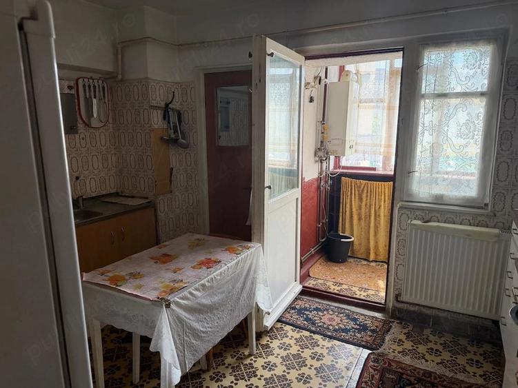 Apartament cu 4 camere decomandat în Exterior Vest