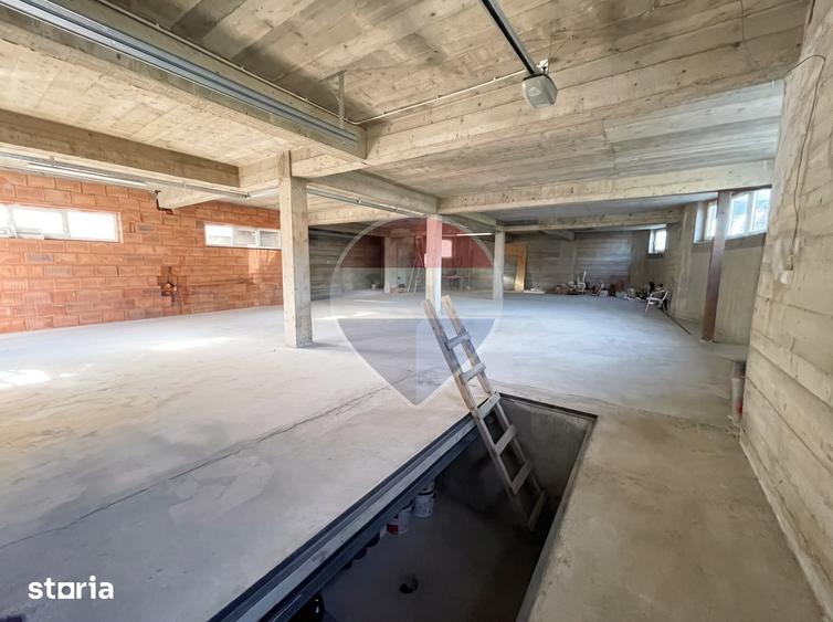 Spațiu comercial, de 240 mp, în Central