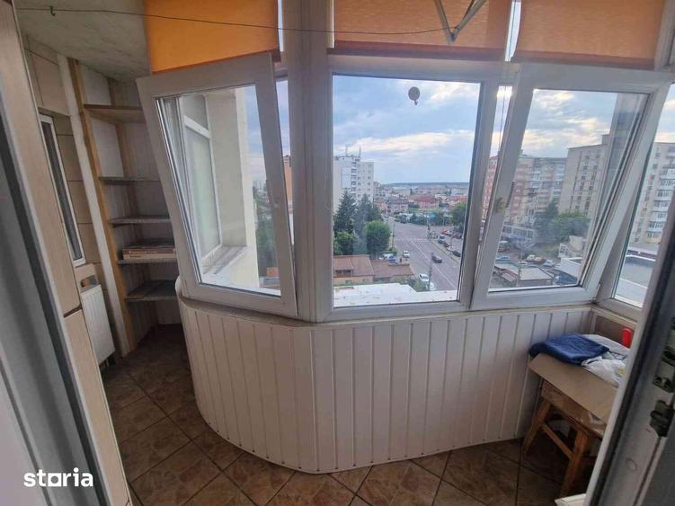 Apartament cu 3 camere în Micro 5