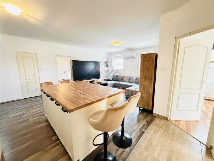 Apartament cu 3 camere decomandat în Paleu