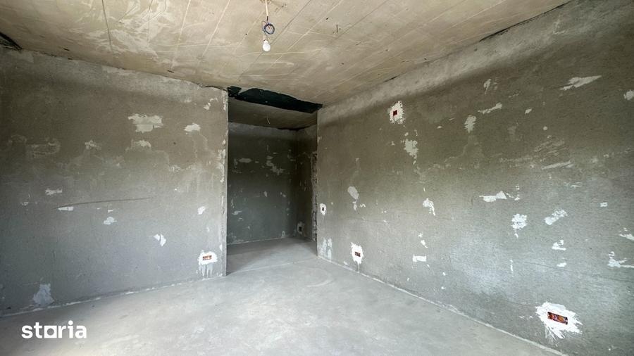 Casă cu 7 camere cu Teren 227 Mp în Colentina