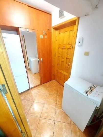 Garsonieră decomandată în Cantacuzino