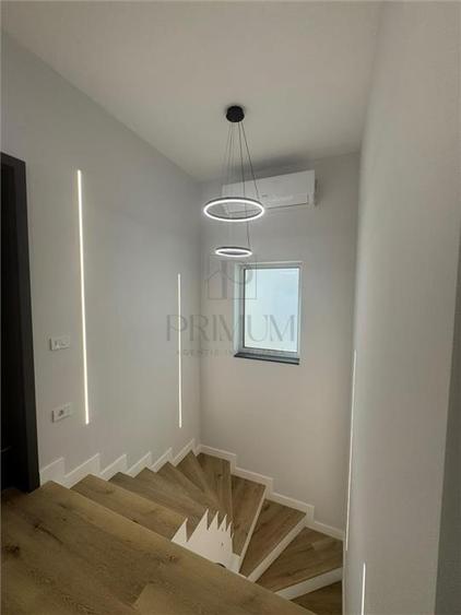Duplex cu 4 camere cu Canalizare în Moșnița Nouă