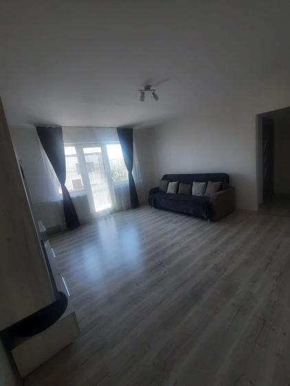 Apartament cu 2 camere în Micro 16