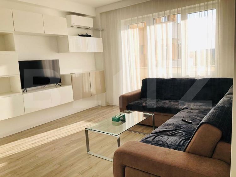 Apartament cu 2 camere decomandat, mobilat în Central