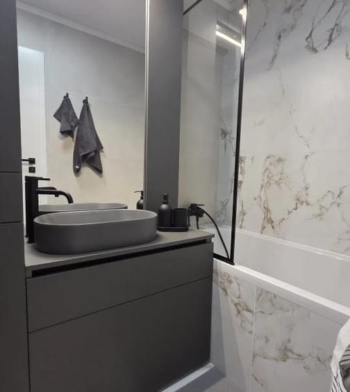 Apartament cu 2 camere decomandat, mobilat în Berceni