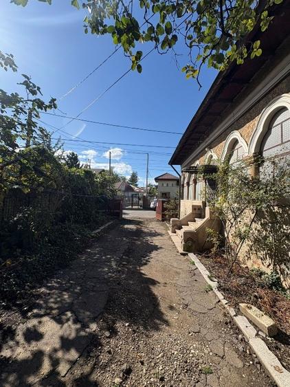 Casă individuală cu 5 camere cu Garaj în Republicii