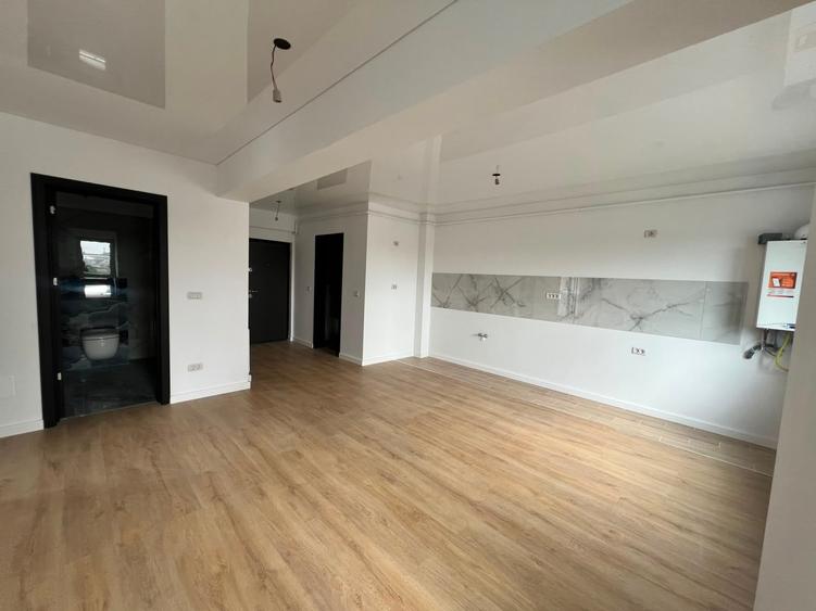 Apartament cu 3 camere semidecomandat în Nicolina