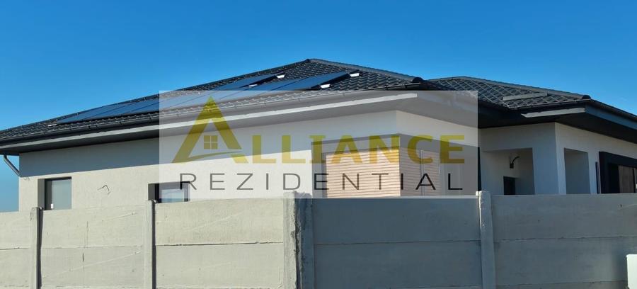 Casă individuală cu 4 camere cu Canalizare în Berceni