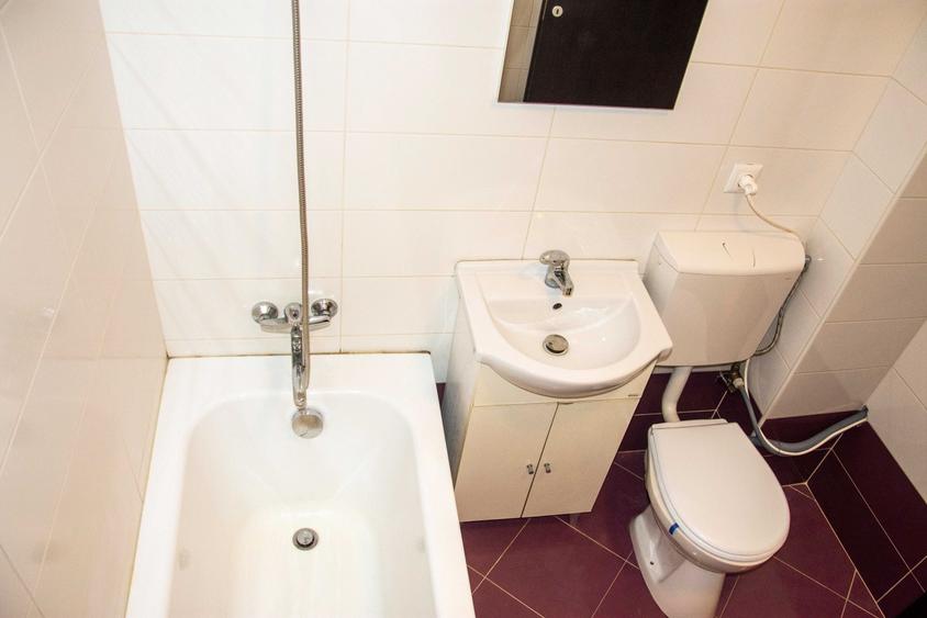 Garsonieră decomandată în Gorjului