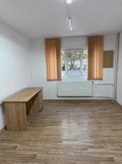 Spațiu comercial, de 21 mp, în Central