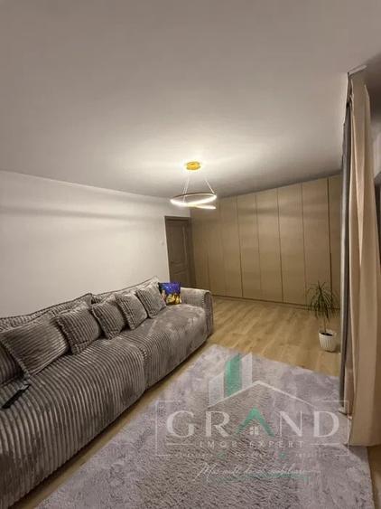 Apartament cu 3 camere semidecomandat, mobilat în Zorilor