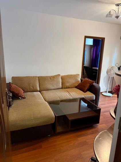 Apartament cu 2 camere semidecomandat, mobilat în Craiovei