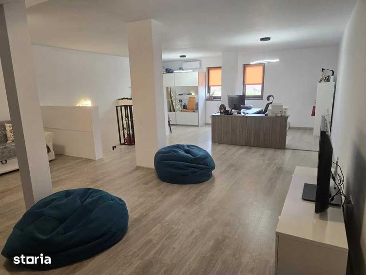 Casă cu 4 camere semidecomandat în Central