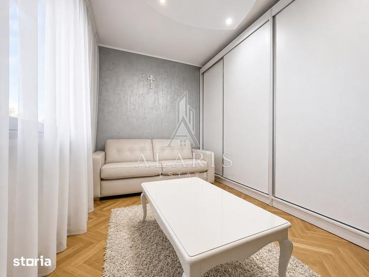 Casă cu 6 camere cu Teren 1063 Mp în Est