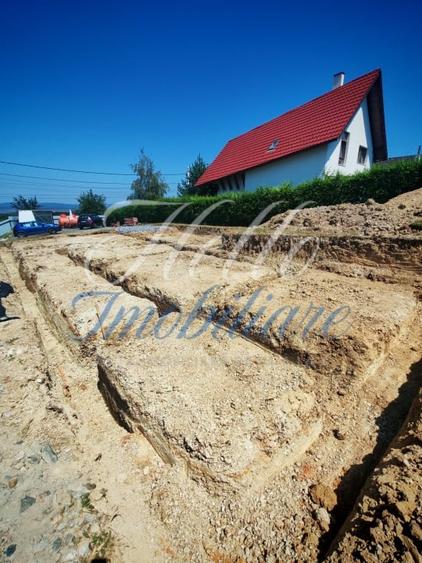 Casă individuală cu 4 camere cu Garaj în Făget