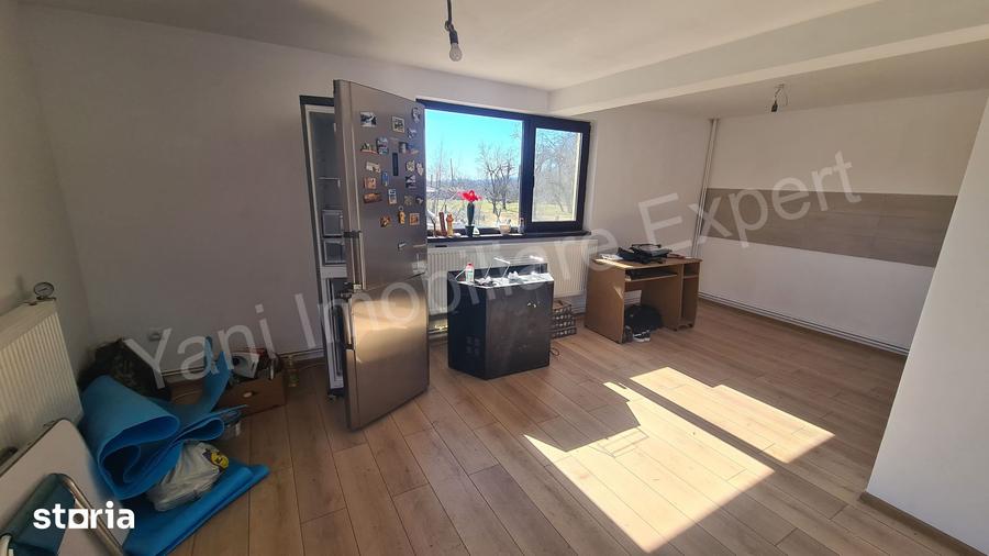 Casă cu 3 camere cu Teren 3582 Mp în Corbi