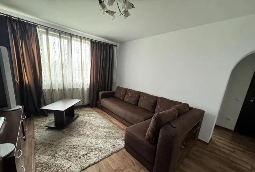 Apartament cu 3 camere semidecomandat, mobilat în Berceni — fotografia 1
