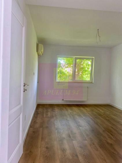 Duplex cu 4 camere cu Canalizare în Mogoșoaia