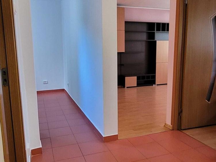 Apartament cu 2 camere decomandat în Drumul Taberei