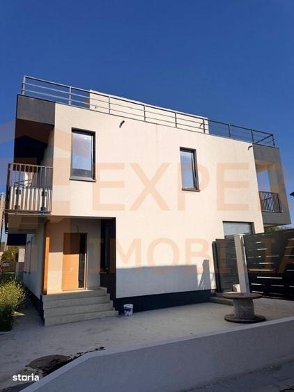 Casă cu 4 camere cu Teren 214 Mp în Palazu Mare