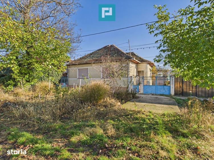 Casă cu 4 camere în Vladimirescu