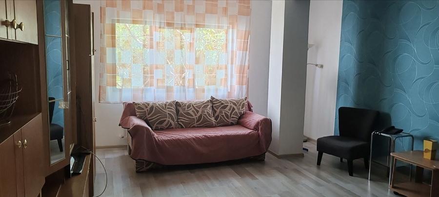 Apartament cu 2 camere decomandat în Roșu